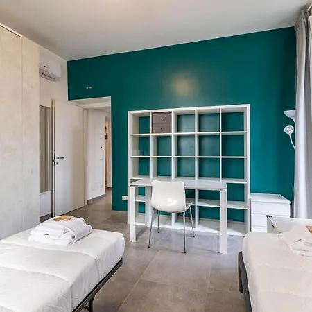דירה Large And Bright, A Stone's Throw From Trastevere *