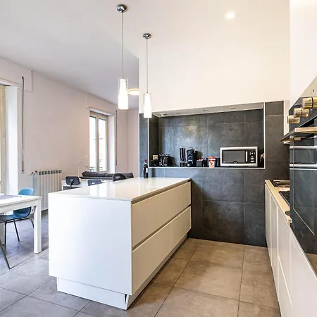 דירה Large And Bright, A Stone's Throw From Trastevere רומא