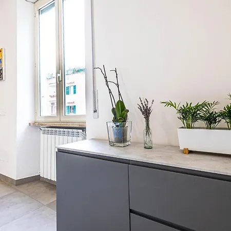דירה Large And Bright, A Stone's Throw From Trastevere *