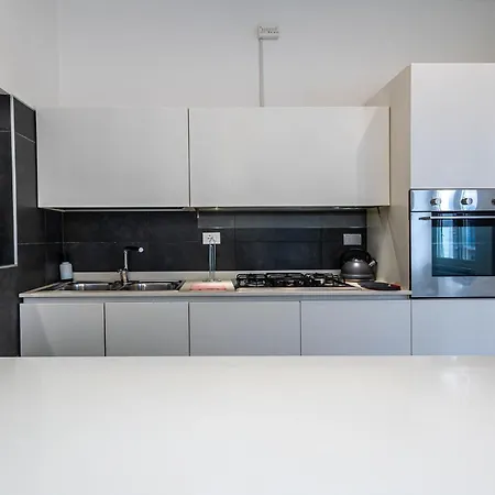 Large And Bright, A Stone's Throw From Trastevere *