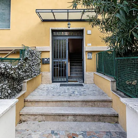 Large And Bright, A Stone's Throw From Trastevere דירה *